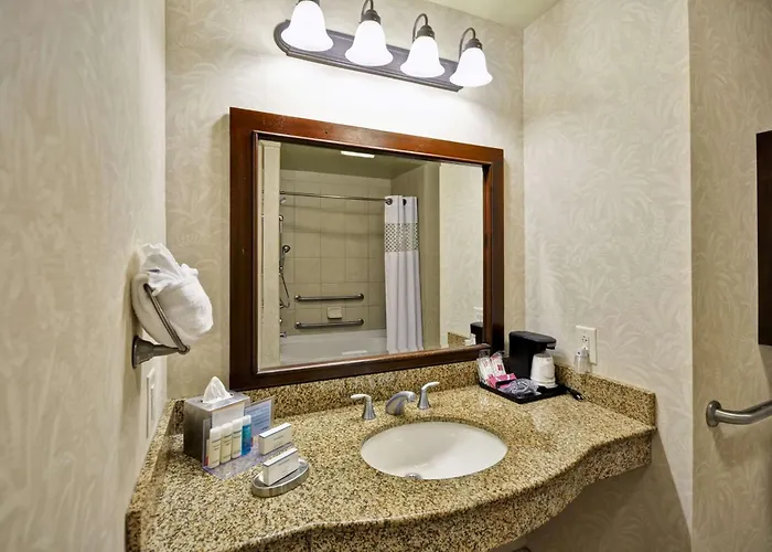 Hampton & North Charleston-university Boulevard 3*